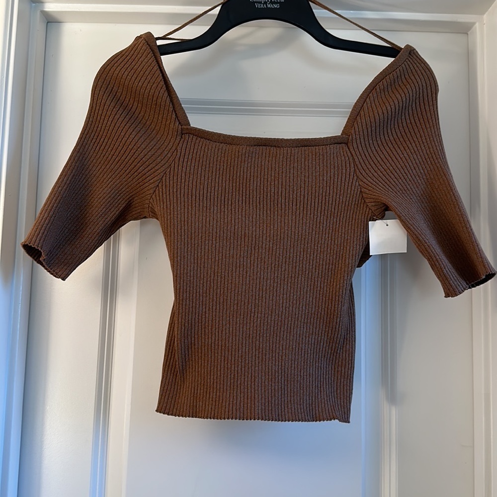 Vero Moda Melina square neck cross back shirt//Large//Brown